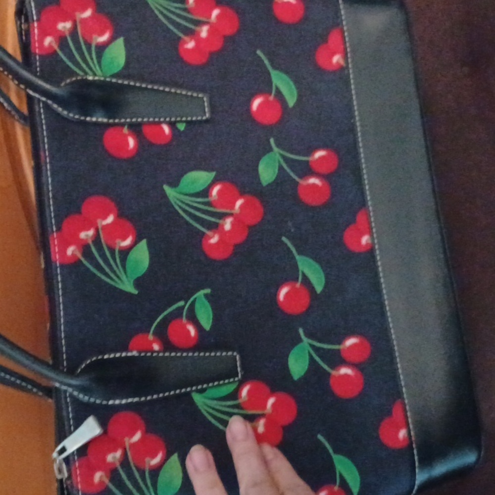 🍒 Vintage Cherry Purse - Picture 4 of 7